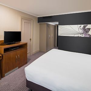 1 Super King Bed Premium Lounge Access